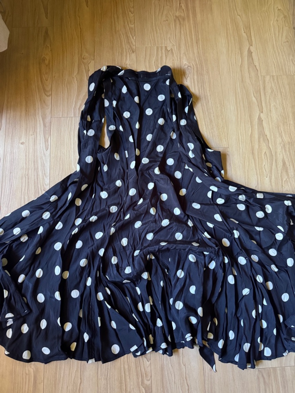 Doen Aubrey Silk Polka Dot V Neck Button Pleated Mini Dress Solstice Sky - Picture 4 of 5